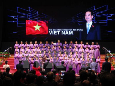 Thủ tướng Nguyễn Tấn Dũng dẫn đầu đoàn đại biểu Việt Nam tham dự Hội nghị ASEAN 26