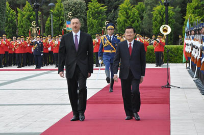 Tổng thống Ilham Alyev và Chủ tịch nước Trương Tấn Sang