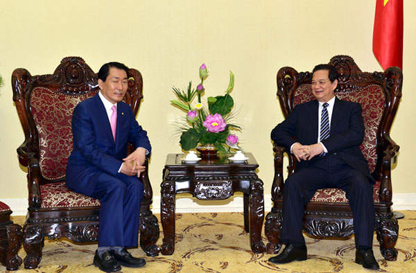 Thủ tướng Nguyễn Tấn Dũng và ông Ahn Sang Soo tại buổi tiếp