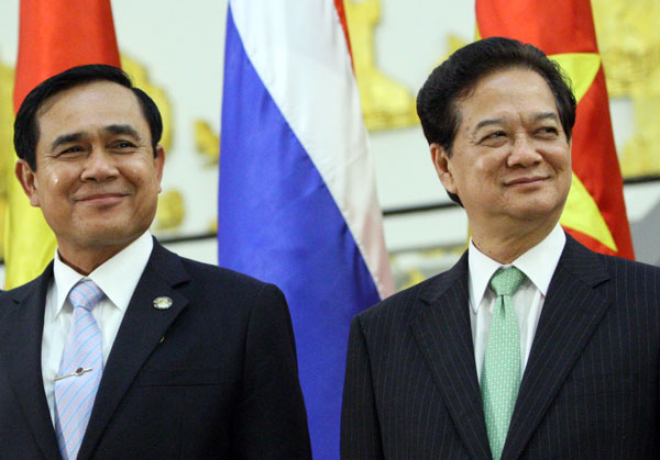 Thủ tướng Nguyễn Tấn Dũng và Thủ tướng Thái lan Prayuth Chan-ocha trong chuyến thăm chính thức Việt Nam của Thủ tướng Thái Lan tháng 11/2014