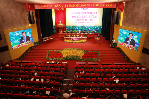 Trưởng Ban Tuyên giáo Thành ủy Hà Nội đọc Báo cáo Tổng hợp ý kiến đóng góp Dự thảo các văn kiện trình Đại hội XII của Đảng
