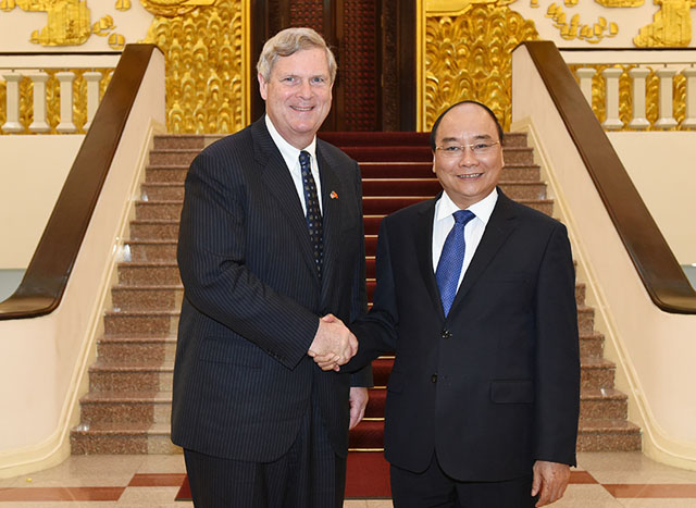 Thủ tướng Nguyễn Xuân Phúc tiếp Bộ trưởng Bộ Nông nghiệp Hoa Kỳ Thomas Vilsack