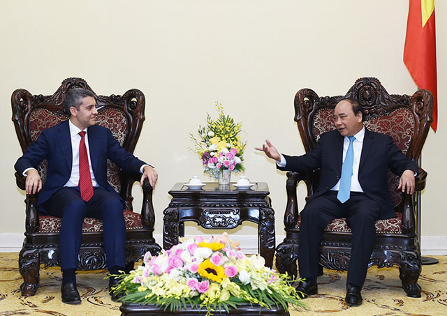 Thủ tướng Nguyễn Xuân Phúc tiếp Chủ tịch ngân hàng Goldman Sachs châu Á