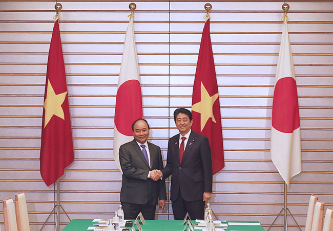 Thủ tướng Nguyễn Xuân Phúc và Thủ tướng Nhật Bản Shinzo Abe tại cuộc hội đàm