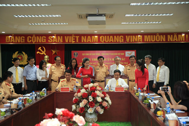 Lễ ký kết giữa Cục CSGT và Vietnam Post
