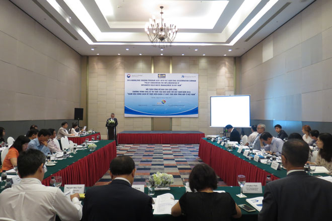 Hội thảo Tham vấn chính sách về thực hiện quản lý chất thải rắn tổng hợp ở Việt Nam (Ảnh: K.T)