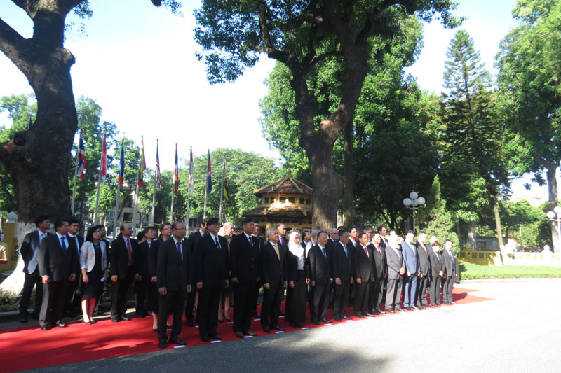 Đại sứ các nước thành viên ASEAN và nhiều nước khác, cùng đại diện các đối tác của ASEAN tham gia buổi lễ