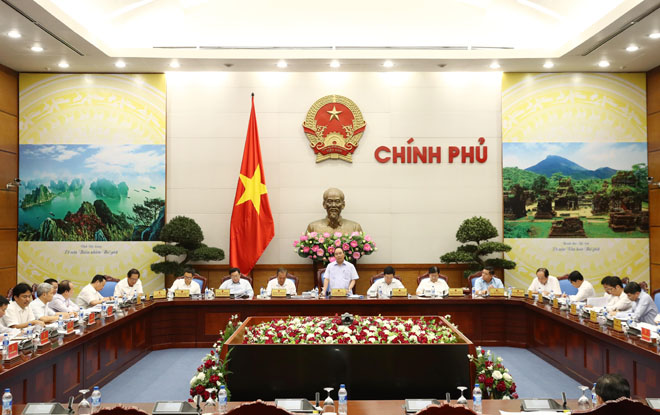 Thủ tướng Chính phủ Nguyễn Xuân Phúc chủ trì họp Thường trực Chính phủ