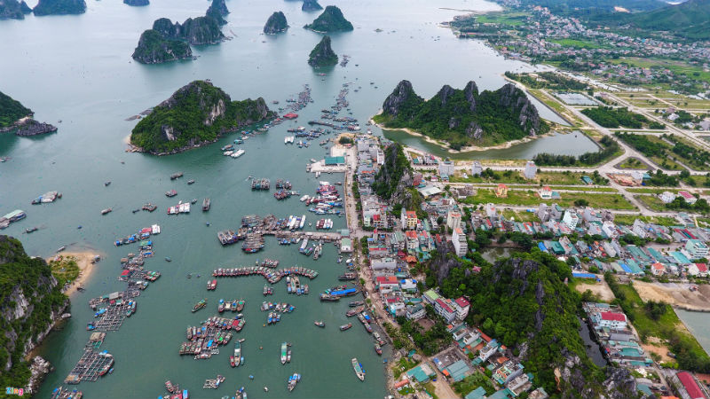 Trong ảnh: Cảng Cái Rồng, Vân Đồn, Quảng Ninh