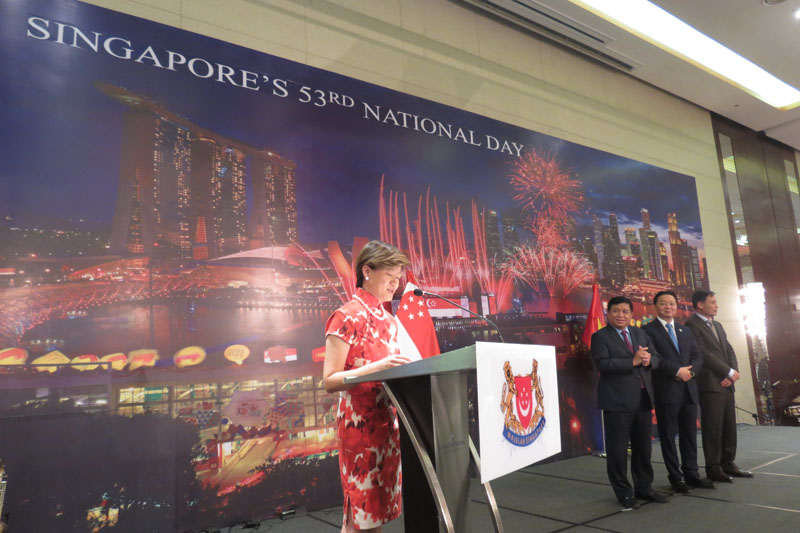 Đại sứ Catherine Wong phát biểu tại buổi lễ