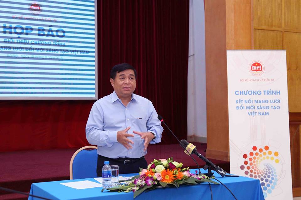 Bộ trưởng Nguyễn Chí Dũng chủ trì cuộc họp báo về Chương trình Kết nối mạng lưới đổi mới sáng tạo Việt Nam (Ảnh: MPI)