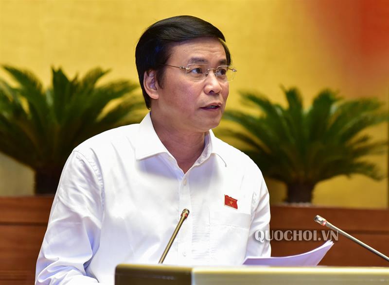 Tổng Thư ký, Chủ nhiệm VPQH Nguyễn Hạnh Phúc trình bày Tờ trình về dự kiến Chương trình Giám sát năm 2020 của Quốc hội