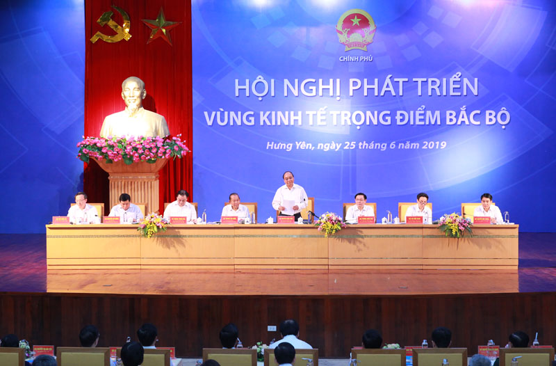 Thủ tướng Nguyễn Xuân Phúc chủ trì Hội nghị (Ảnh: Chí Cường)