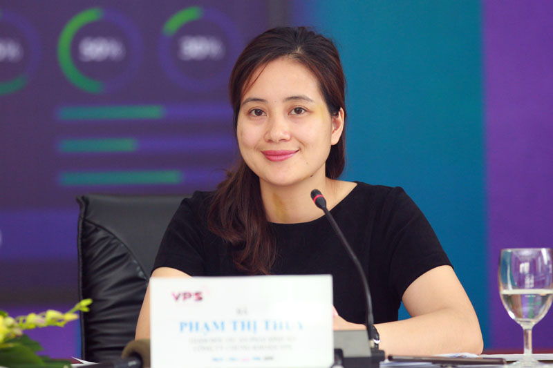 Bà Phạm Thị Thùy đồng Chủ tọa cuộc họp báo chia sẻ với các nhà báo, nhà đầu tư về thị trường chứng khoán phái sinh Việt Nam (Ảnh: Chí Cường)