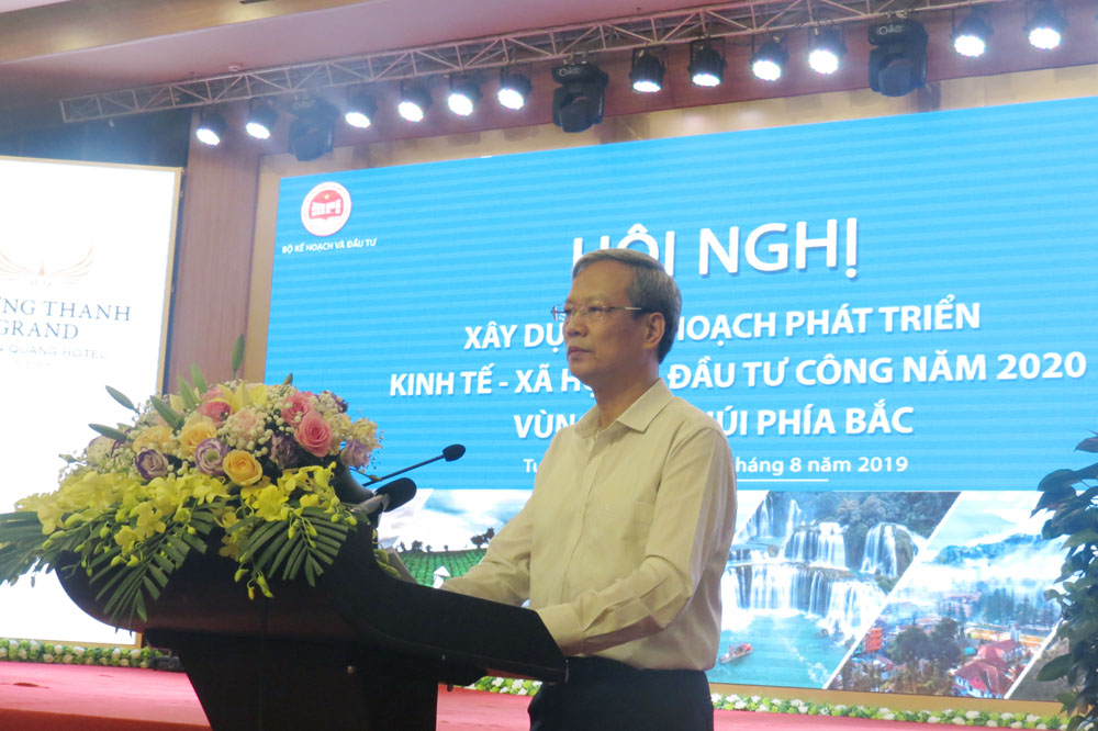 Chủ tịch UBND tỉnh Tuyên Quang Phạm Minh Huấn phát biểu tại Hội nghị