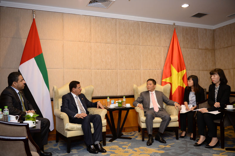 Bộ trưởng kinh tế UAE và Bộ trưởng Công Thương Trần Tuấn Anh trao đổi hẹp trước thềm Diễn đàn doanh nghiệp Việt Nam - UAE