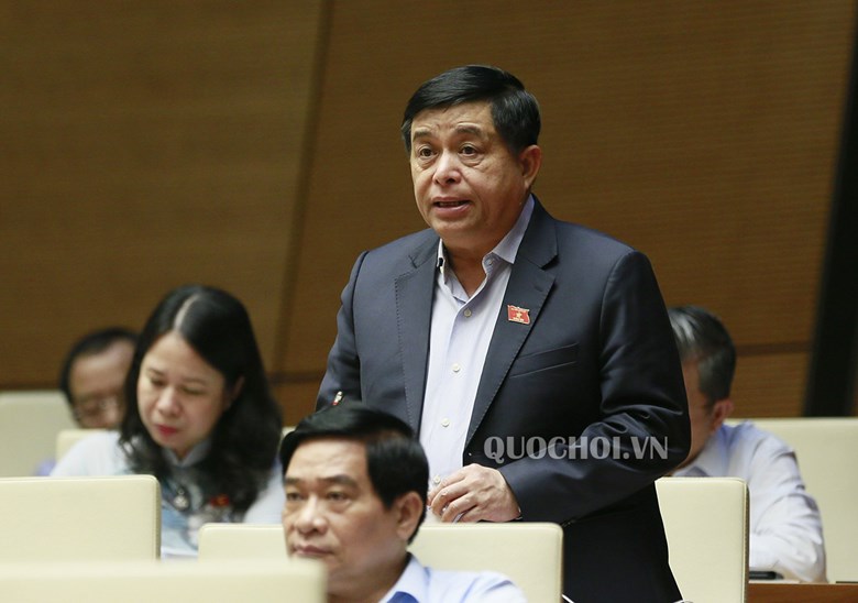 Bộ trưởng Nguyễn Chí Dũng tham gia trả lời chất vấn về lĩnh vực nông nghiệp