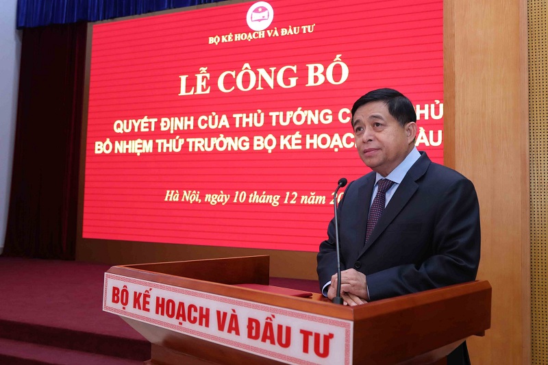 Bộ trưởng Nguyễn Chí Dũng phát biểu chúc mừng, giao nhiệm vụ cho Thứ trưởng Trần Quốc Phương