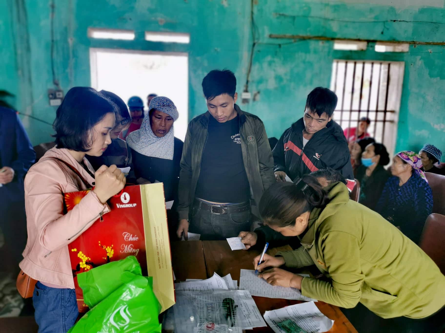 Trao 300 suất quà tết tại các xã thuộc huyện Yên Thành, Nghệ An