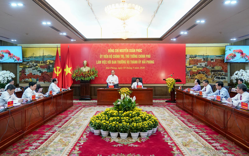 Thủ tướng Chính phủ Nguyễn Xuân Phúc làm việc với Thường vụ Thành ủy Hải Phòng