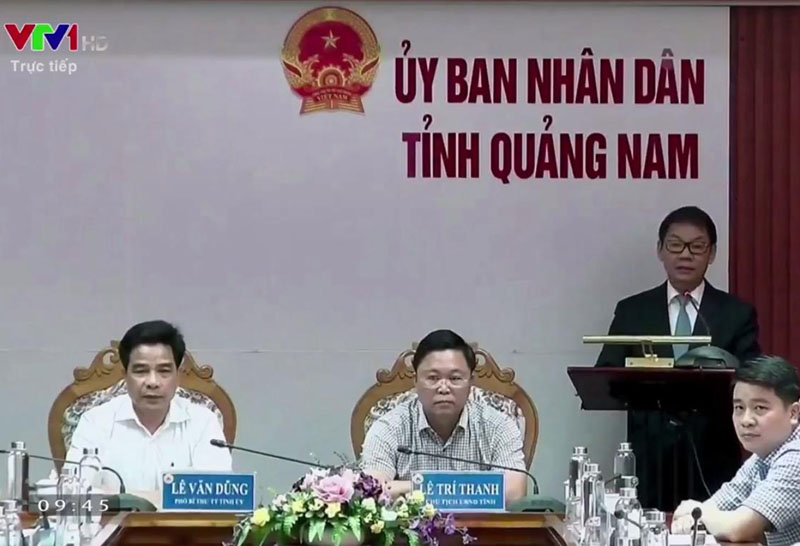 Chủ tịch Thaco Trần Bá Dương đóng góp ý kiến từ đầu cầu Quảng Nam