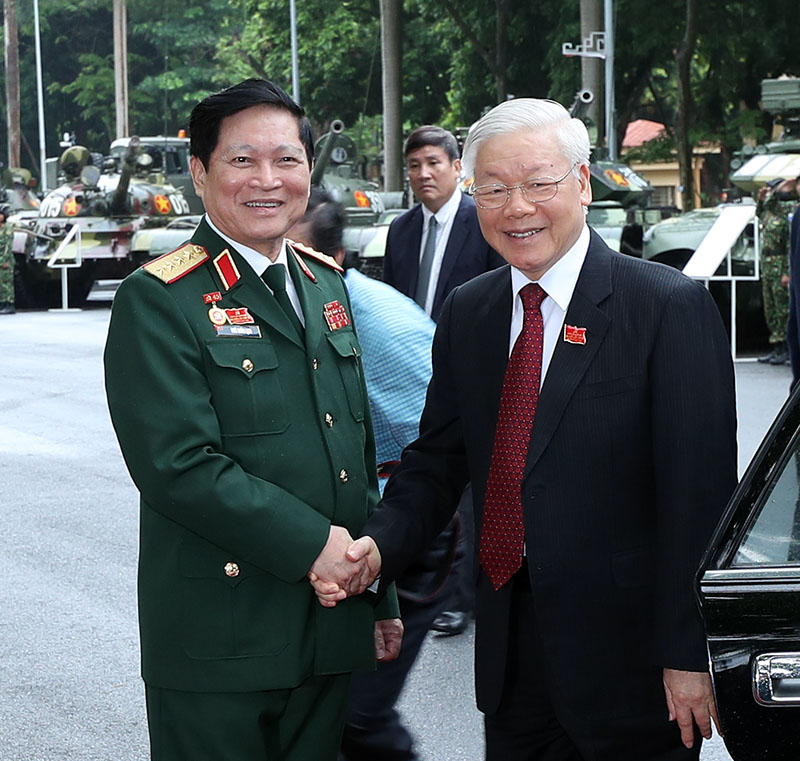 Tổng Bí thư, Chủ tịch nước Nguyễn Phú Trọng và Đại tướng Ngô Xuân Lịch, Bộ trưởng Bộ Quốc phòng tại Đại hội đại biểu Đảng bộ Quân đội lần thứ XI