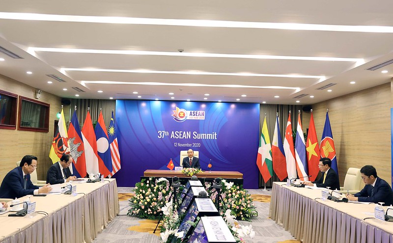 Thủ tướng Nguyễn Xuân Phúc dẫn đầu Đoàn Việt Nam tham gia Hội nghị cấp cao ASEAN lần thứ 37