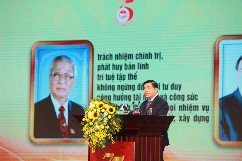 Bộ trưởng Nguyễn Chí Dũng khẳng định, ngành Kế hoạch, Đầu tư và Thống kê là cái nôi đóng góp cho Đảng, Nhà nước nhiều cán bộ lãnh đạo kiệt xuất (Ảnh: Đức Thanh)