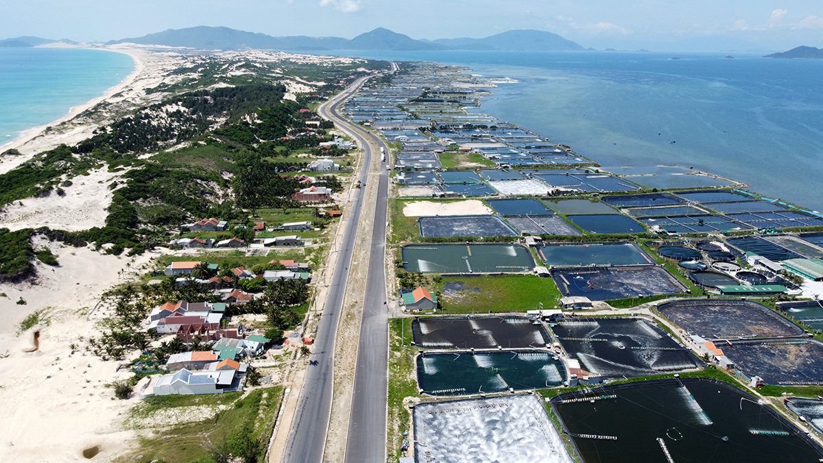 Một góc Khu kinh tế Vân Phong nhìn từ trên cao, ảnh minh hoạ.