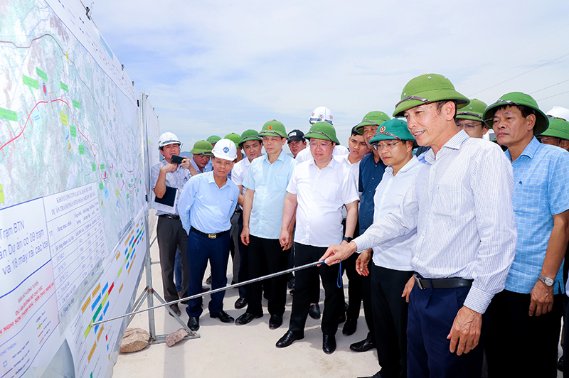 Bộ Trưởng Nguyễn Văn Thắng làm việc với Tỉnh Nghệ An về tiến độ cao tốc Bắc Nam đoạn Nghi Sơn - Diễn Châu