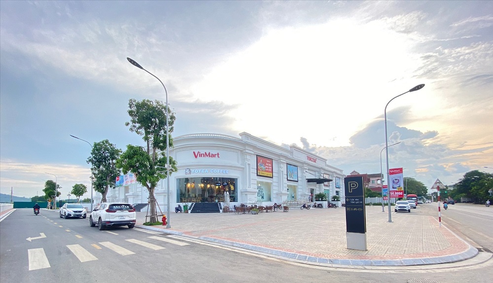 Một góc Siêu thị VinCom, Thị xã Thái Hòa, Ảnh: BDT