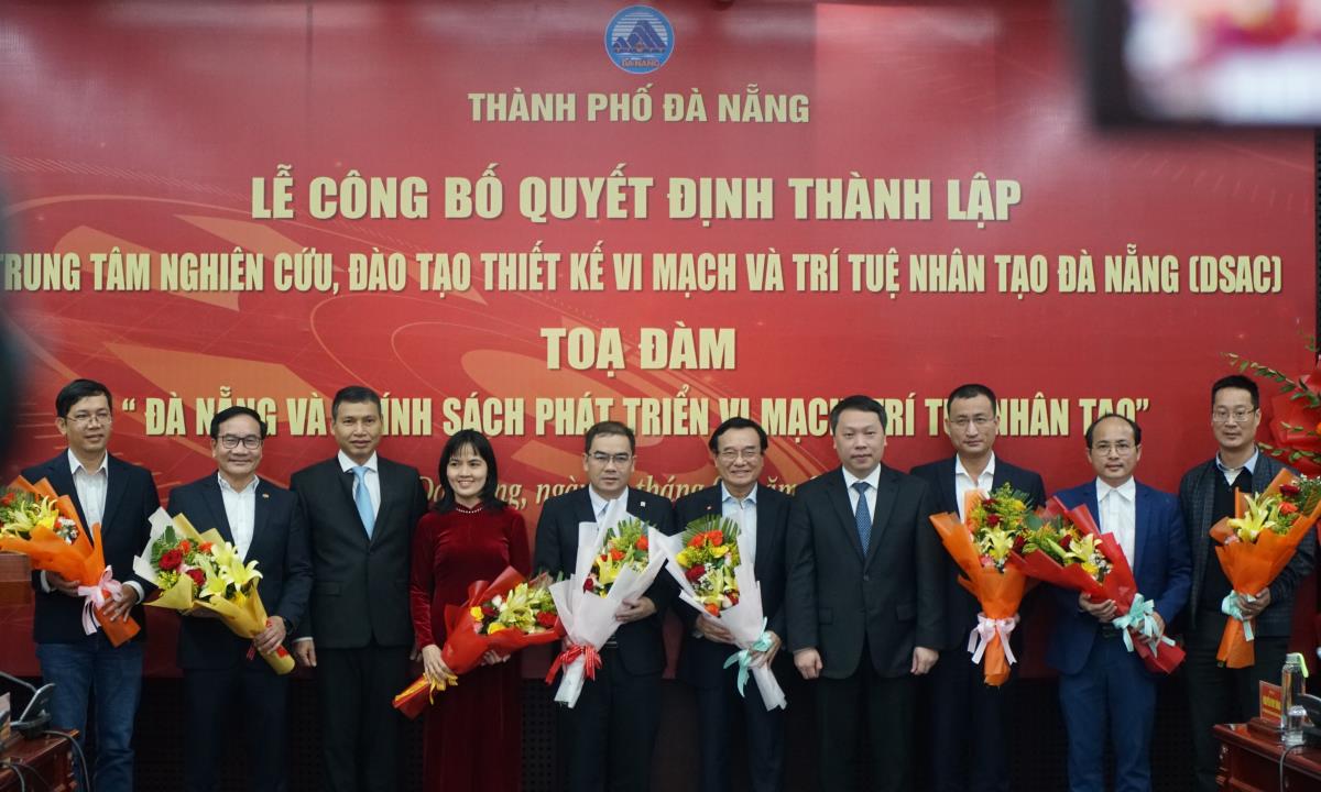 Toàn Cảnh Lễ công bố 