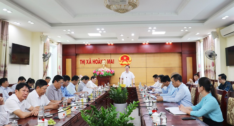 Chủ tịch UBND tỉnh làm việc với các Sở, ban ngành địa phương, chủ đầu tư Dự án về tiến độ thi công