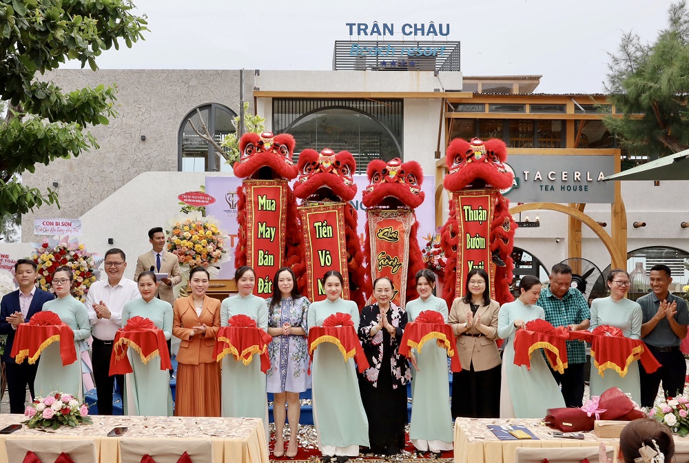 BLĐ TCBR cắt băng khai trương thương hiệu Tacerla Tea House