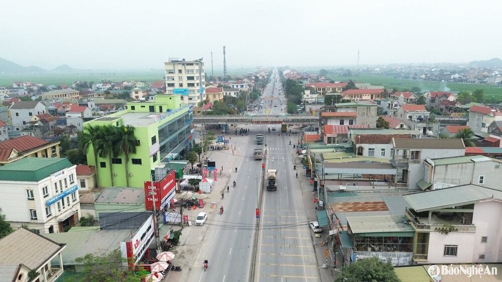Quốc lộ 1A qua địa bàn thị trấn Cầu Giát, ảnh Tiến Đông, BNA 
