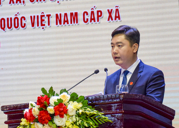 Bí thư Đảng ủy xã Tương Dương Lê Văn Lương đại diện lãnh đạo cấp xã phát biểu 