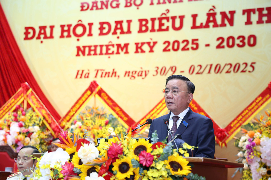 Đồng chí Trần Cẩm Tú - Ủy viên Bộ Chính trị, Thường trực Ban Bí thư phát biểu chỉ đạo tại Đại hội.