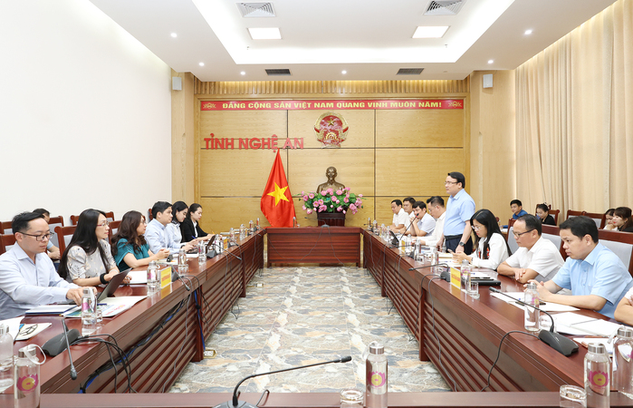 Quang cảnh buổi làm việc 