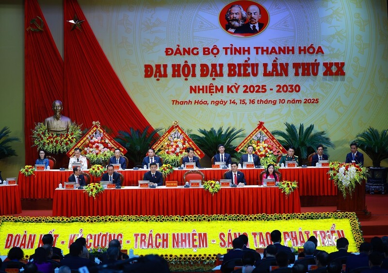Đoàn chủ tịch điều hành Đại hội