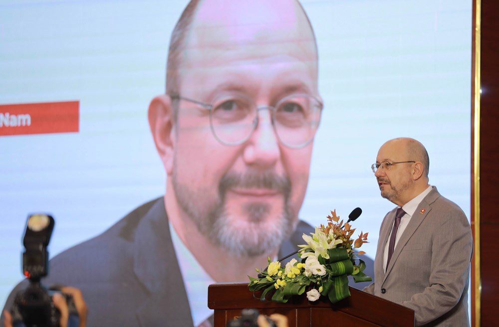 Đại sứ Đặc mệnh toàn quyền Thụy Sĩ tại Việt Nam Thomas Gass