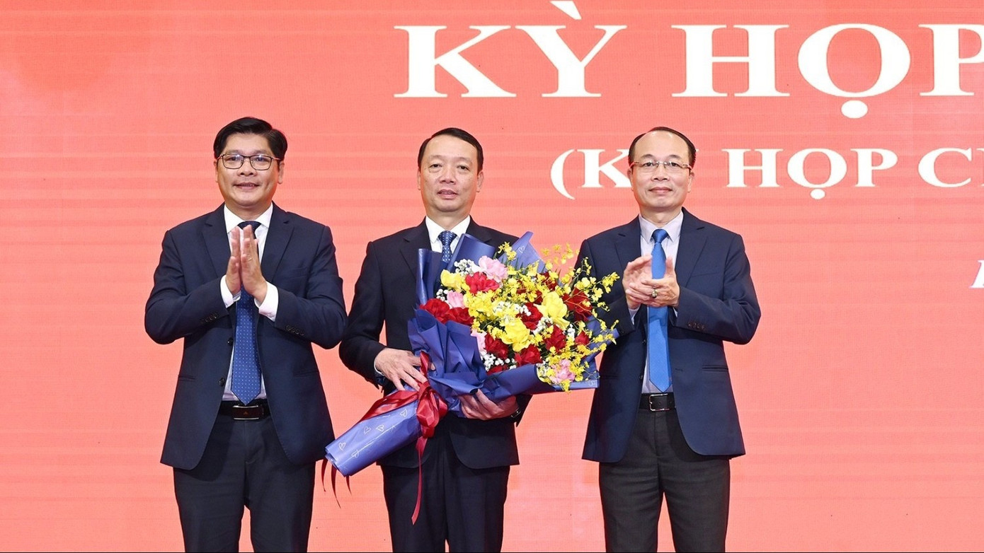 Ông Phan Thiên Định chính thức giữ chức Chủ tịch UBND tỉnh Hà Tĩnh nhiệm kỳ 2021 - 2026