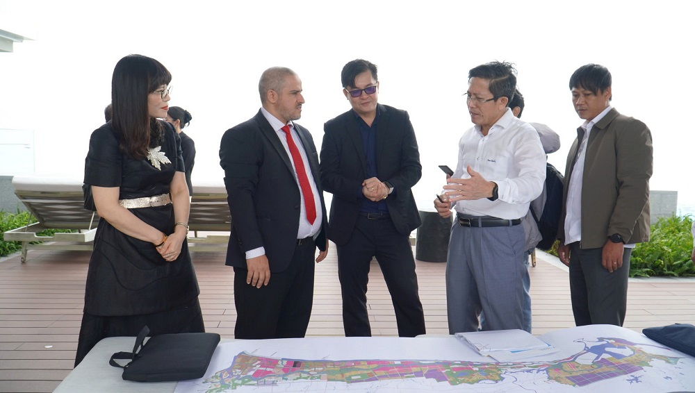 Phó chủ tịch UBND TP Đà Nẵng cùng Hội doanh nhân Ả Rập khảo sát thực địa tại Đà Nẵng