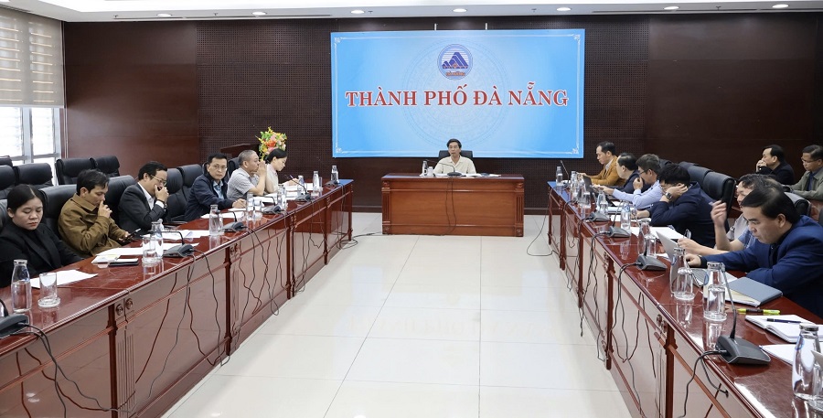 Ph&oacute; Chủ tịch UBND th&agrave;nh phố Trần Ch&iacute; Cường chủ tr&igrave; cuộc họp