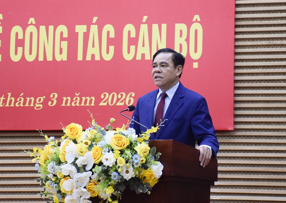 Chủ tịch UBND tỉnh V&otilde; Trọng Hải ph&aacute;t biểu giao nhiệm vụ