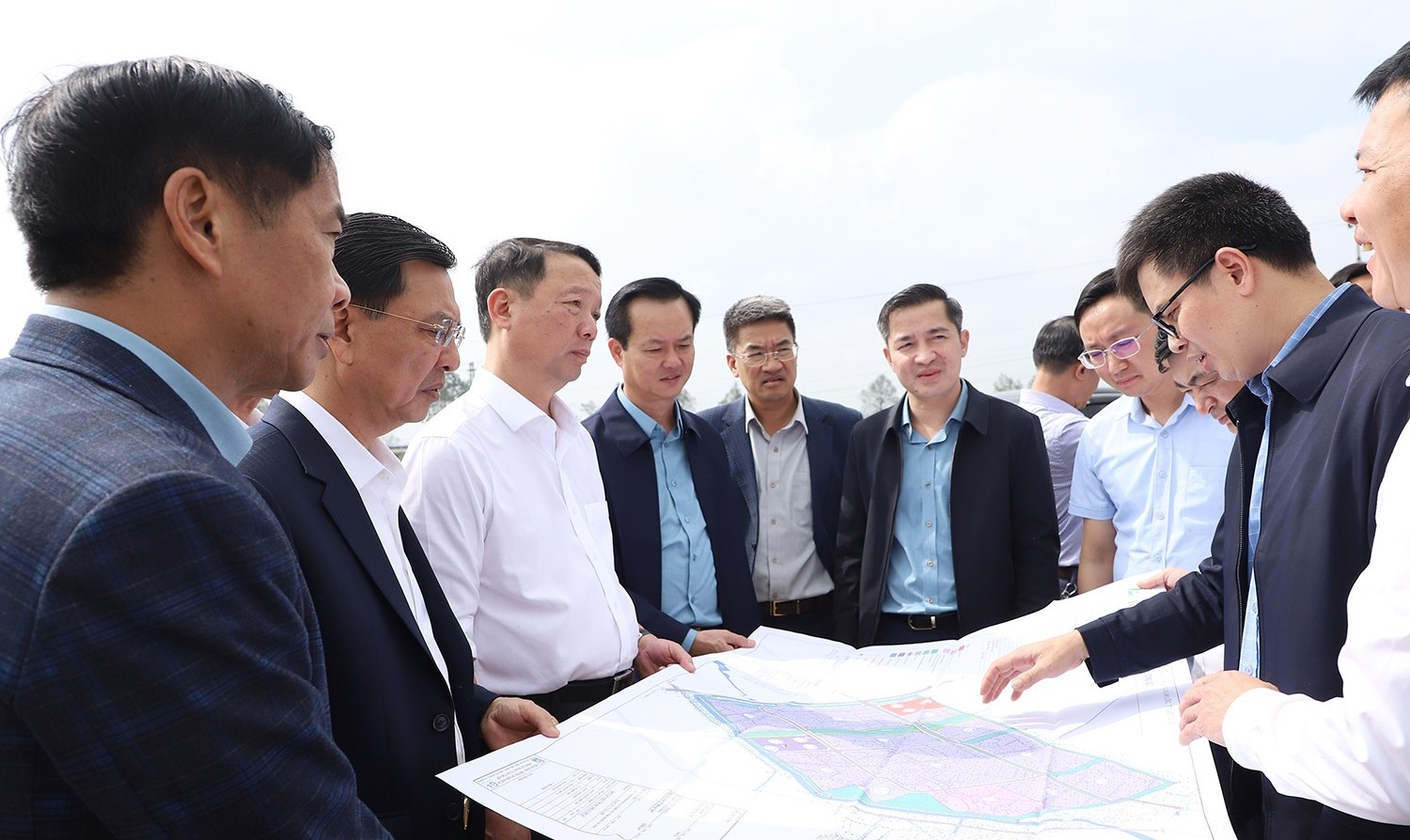 3 tổ c&ocirc;ng t&aacute;c được th&agrave;nh lập nhằm th&aacute;o gỡ kh&oacute; khăn x&uacute;c tiến đầu tư cho doanh nghiệp