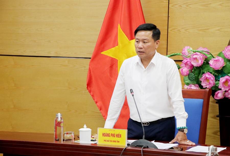 Ph&oacute; chủ tịch UBND tỉnh Nghệ An - &Ocirc;ng Ho&agrave;ng Ph&uacute; Hiền kết luận tại buổi l&agrave;m việc