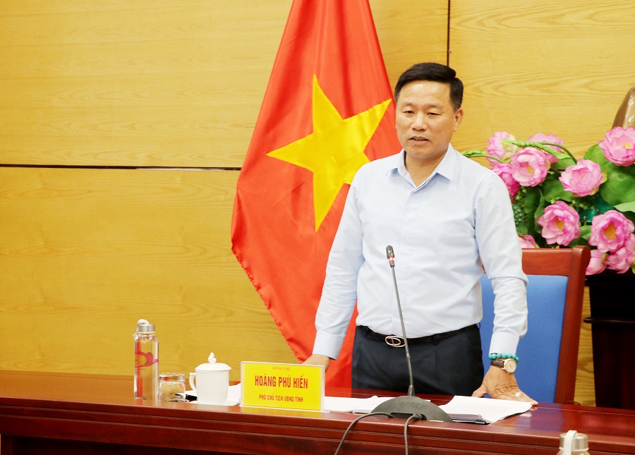 Ph&oacute; chủ tịch UBND tỉnh Nghệ An Ho&agrave;ng Ph&uacute; Hiền chủ tr&igrave;