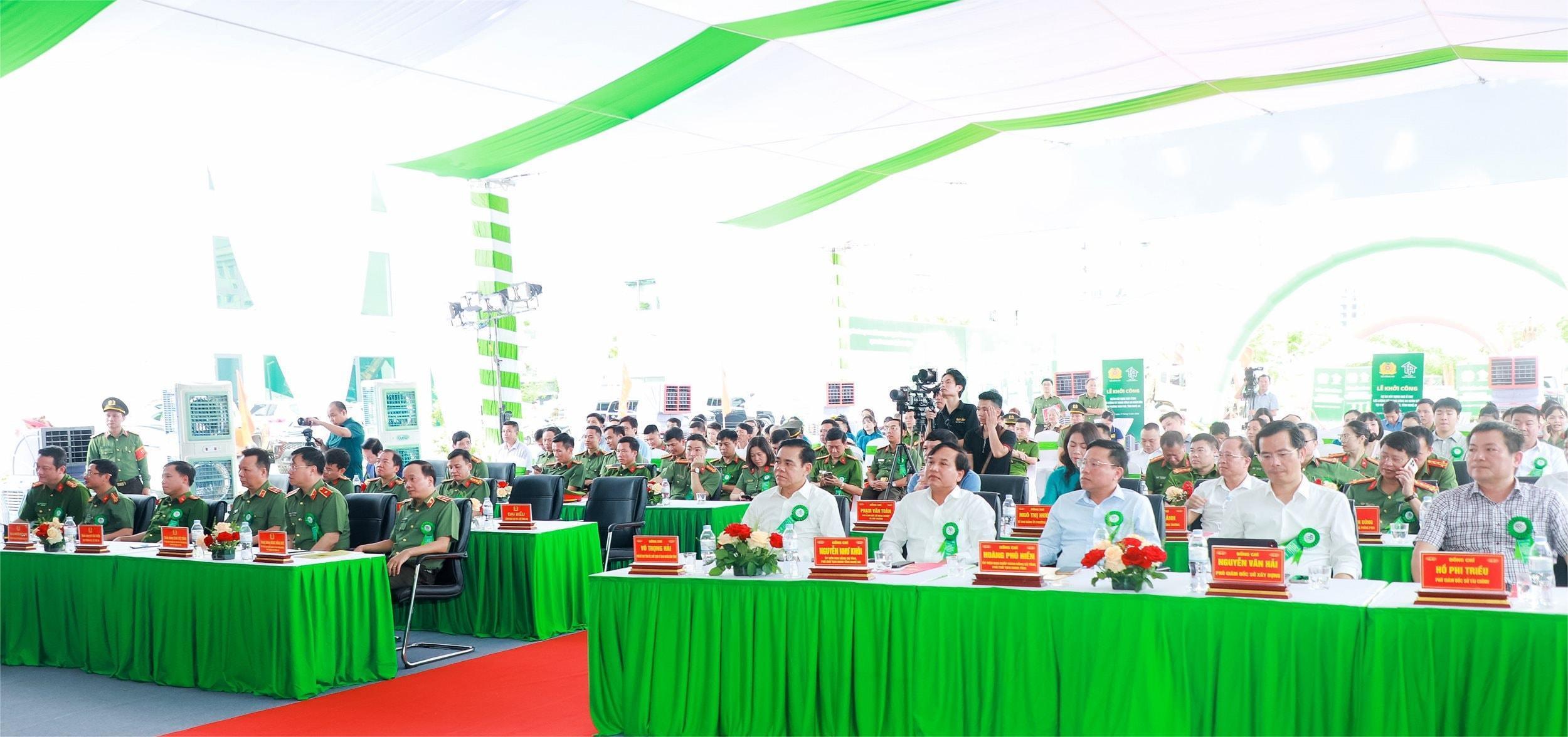 C&aacute;c đại biểu dự Lễ khởi c&ocirc;ng 