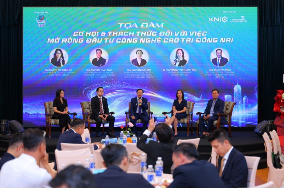 Các chuyên gia tham gia Phiên tọa đàm chia sẻ những góc nhìn về cơ hội và thách thức đối với việc mở rộng đầu tư công nghệ cao tại TP. Đồng Nai