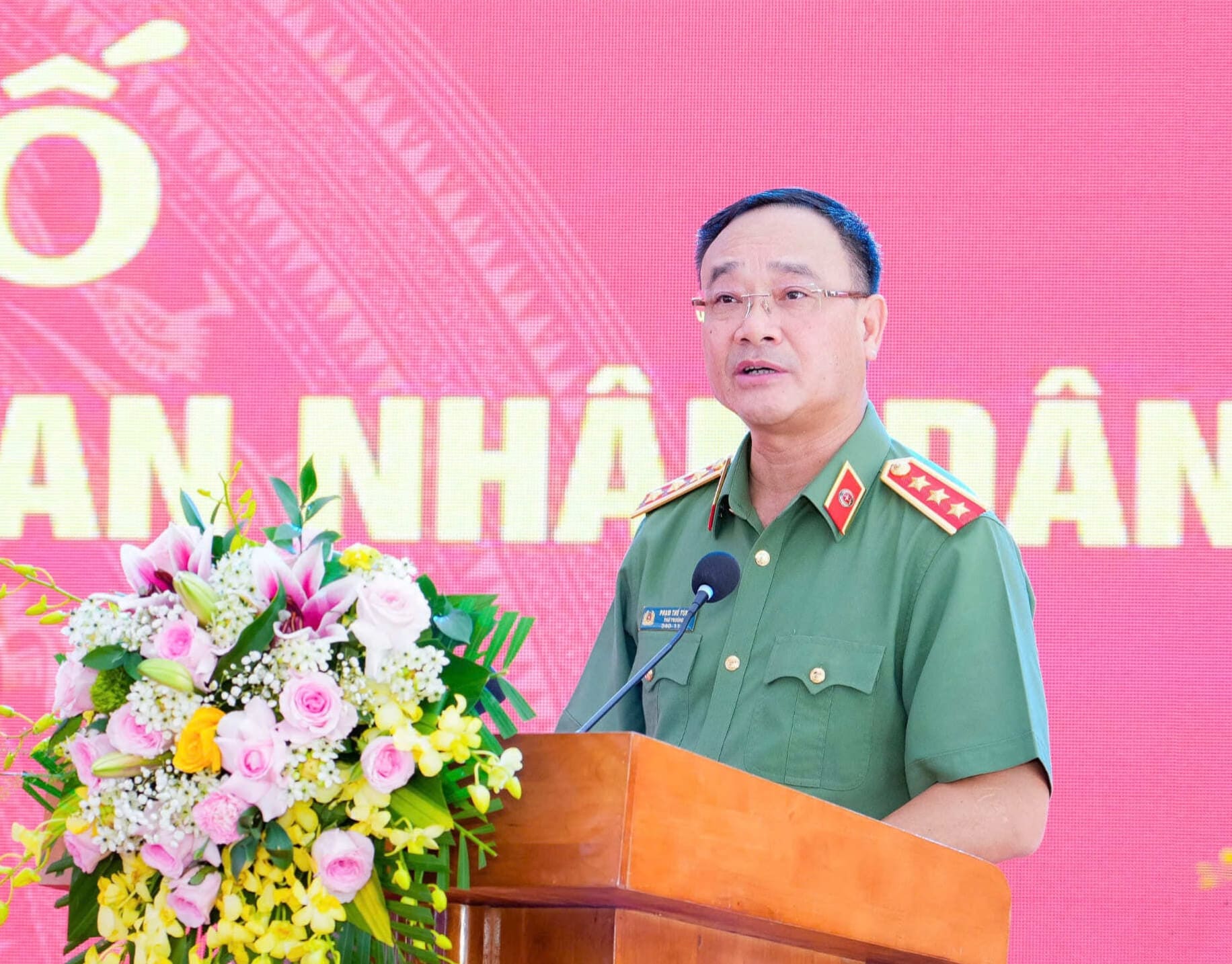 Thứ trưởng Bộ Công an Phạm Thế Tùng phát biểu tại buổi Lễ. Ảnh: Nghean.gov.vn